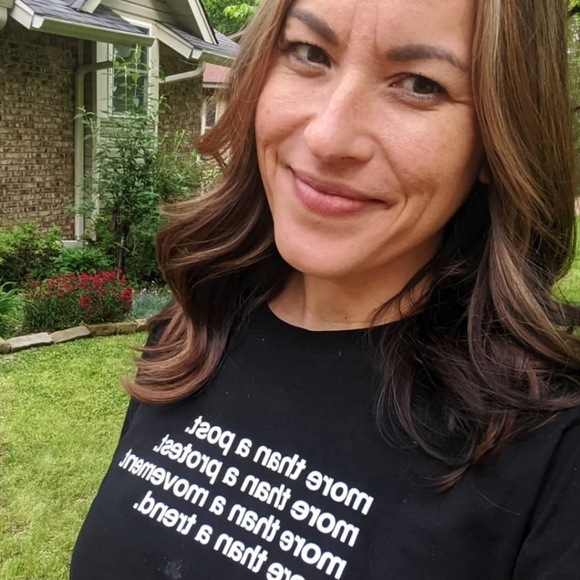 Meet your Posher, Mindy - Picture 1 of 1